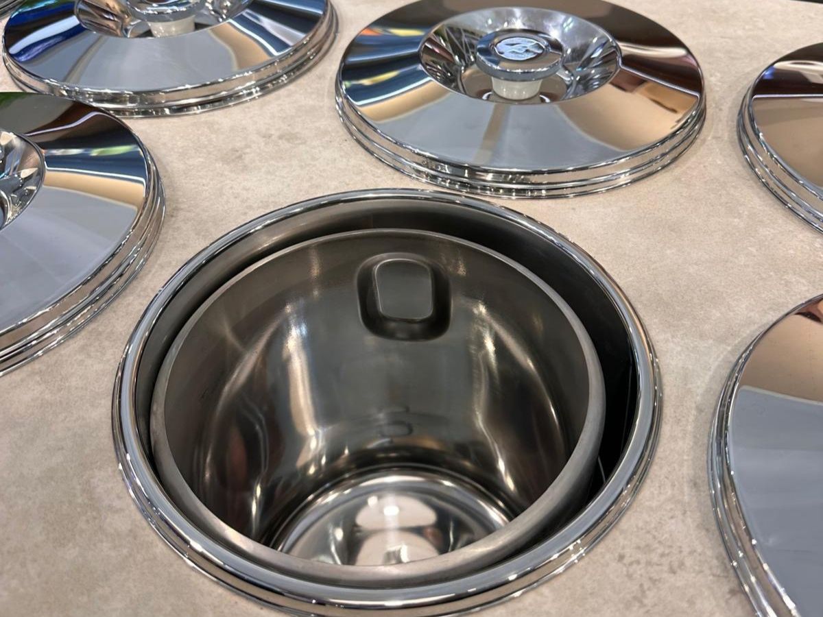 Banco a pozzetto con carapine e coperchi