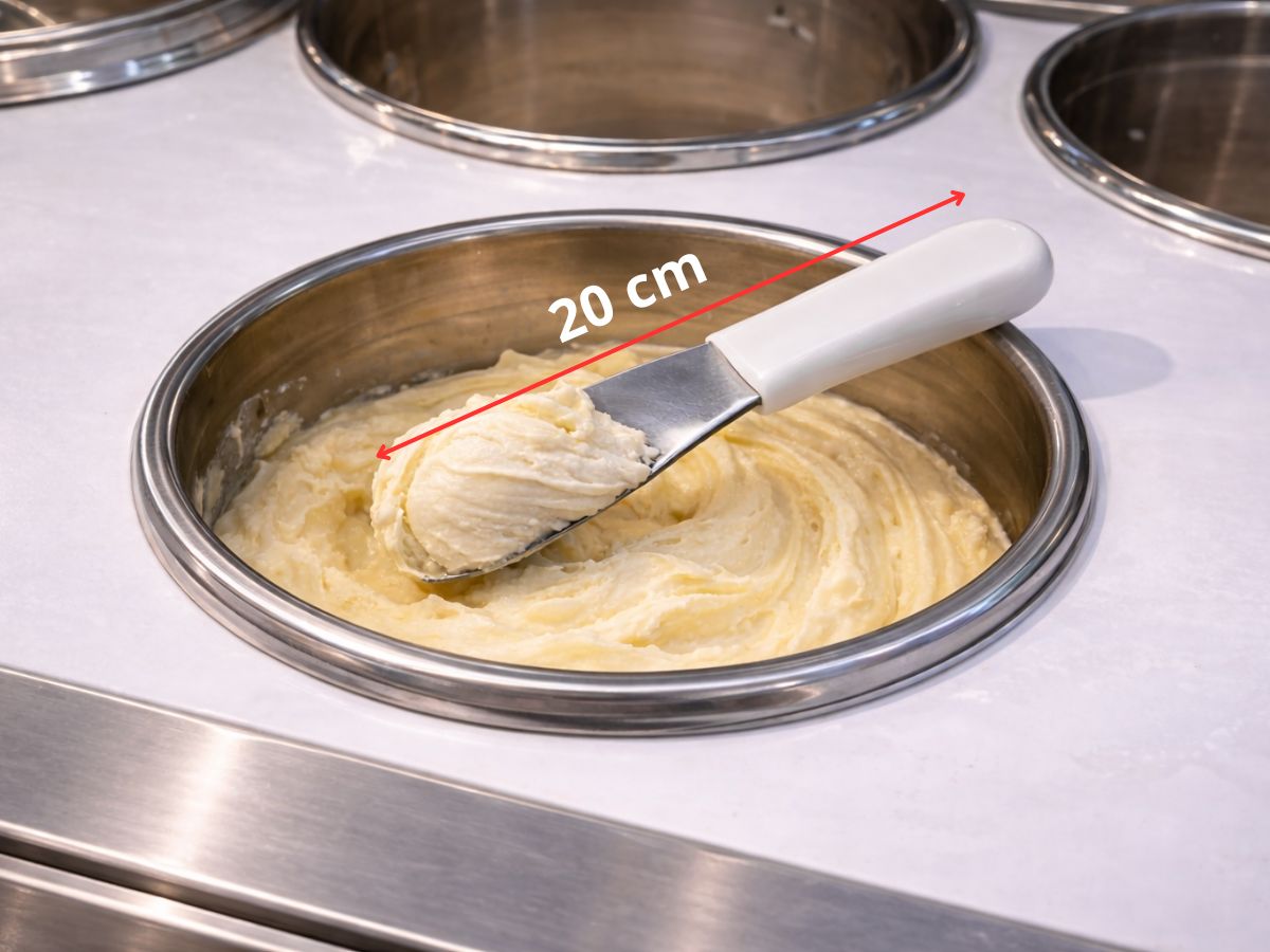 Spatola corta da circa 20 cm utilizzata nelle carapine dei banchi a pozzetto